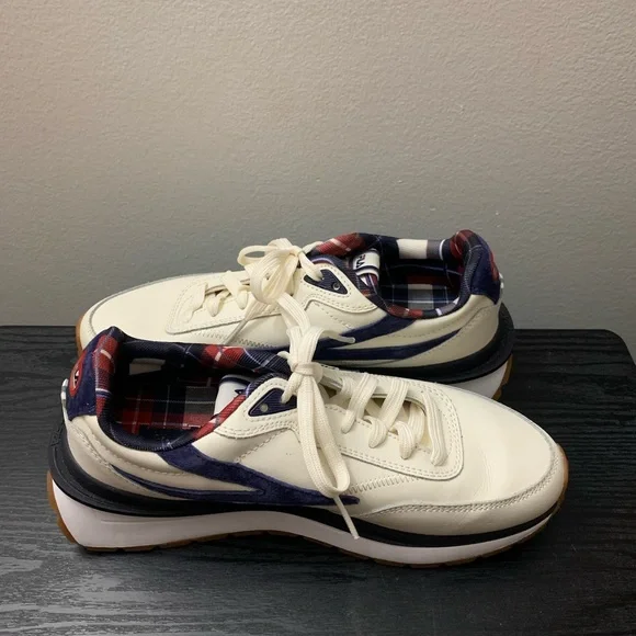 Fila Women’s Renno Collegiate Sneakers - Picture 3 of 6
